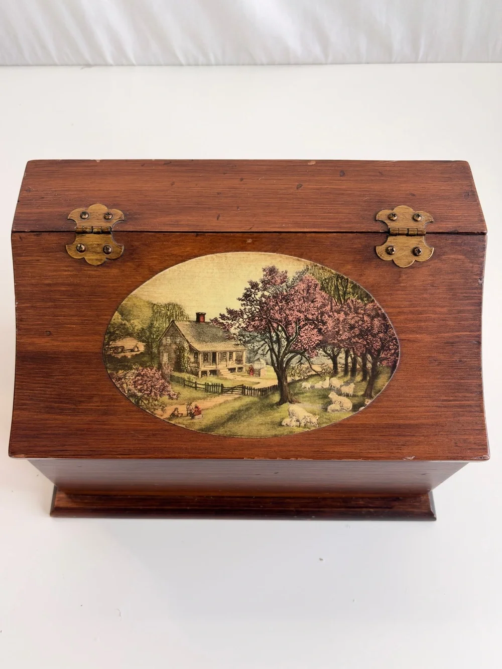 Vintage solid wood brass hinge counter storage keepsake box Currier & Ives inla